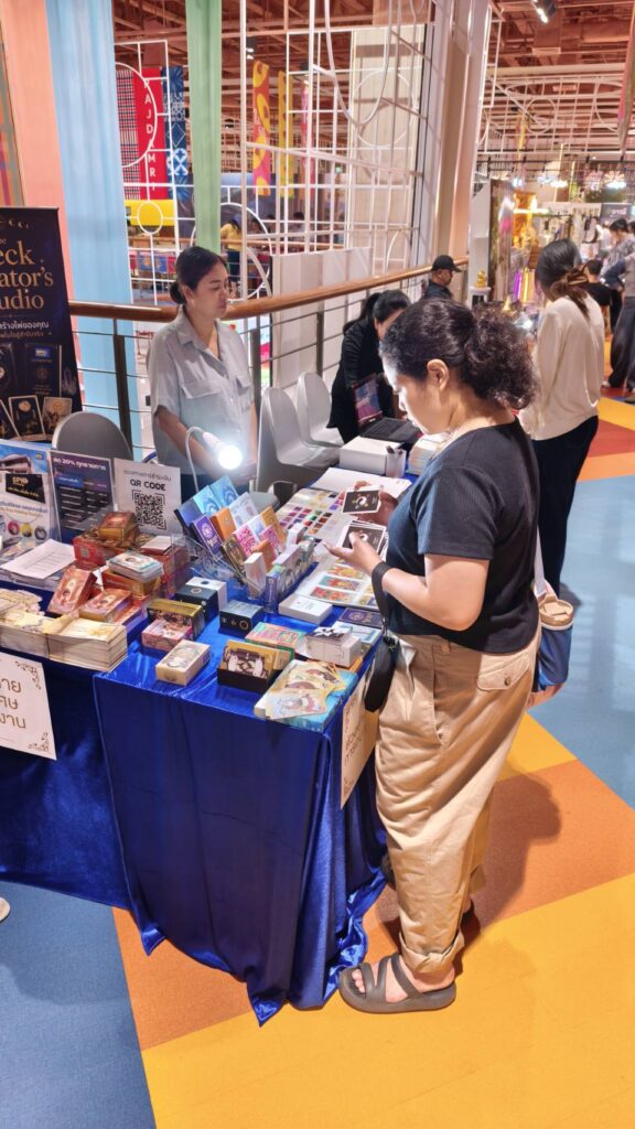 ทีมงาน BPK Printing ต้อนรับผู้เข้าชมภายในงาน